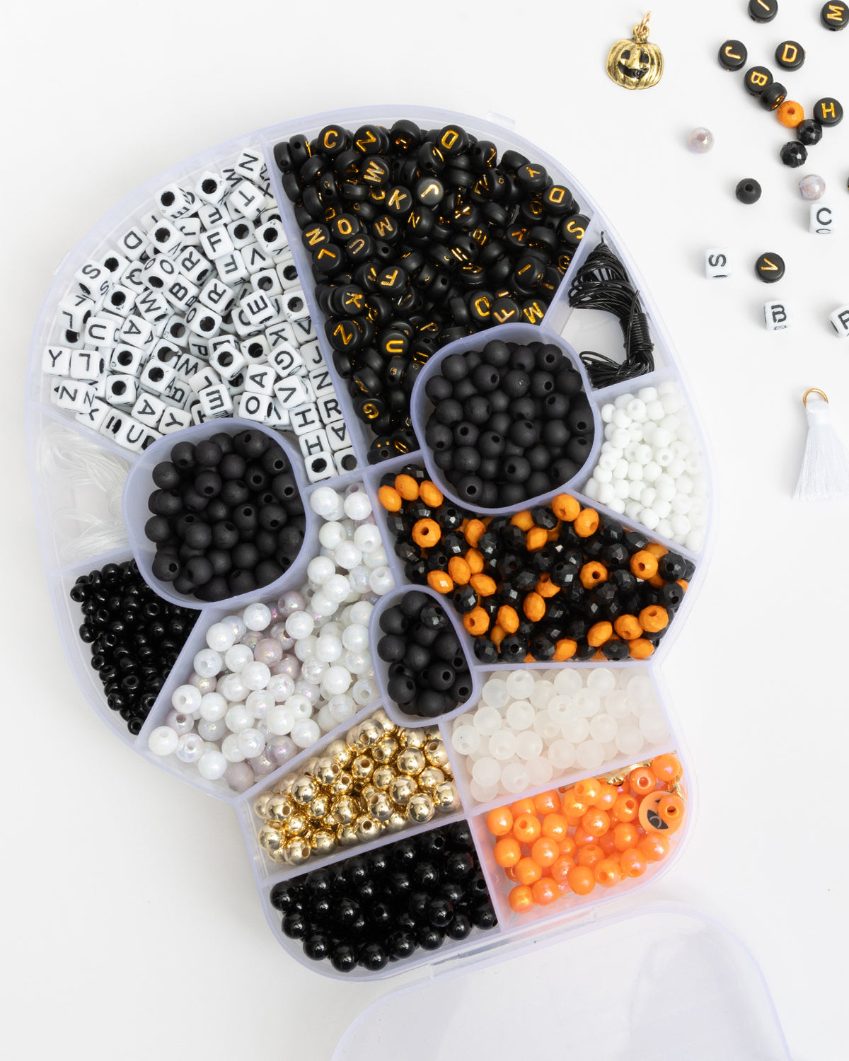 Kit de perles à faire soi-même avec boîte à compartiments en forme de crâne d'Halloween